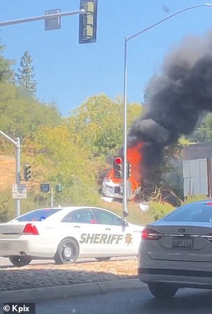 特斯拉撞車起火致三死，美國悲劇的背后，特斯拉車禍致三死，美國悲劇的背后真相揭秘