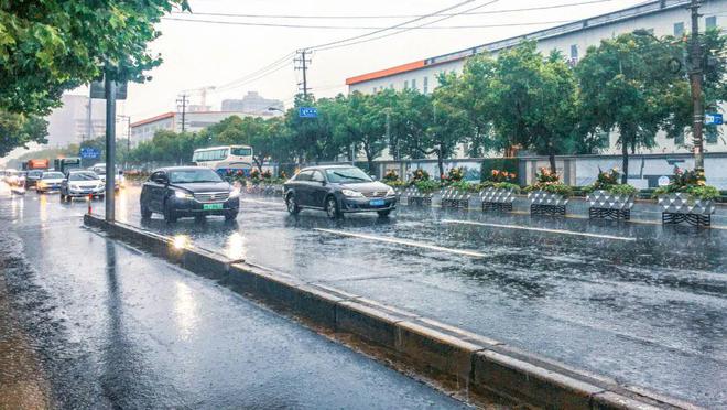 最新大暴雨的影響與應(yīng)對(duì)，大暴雨的影響及應(yīng)對(duì)策略